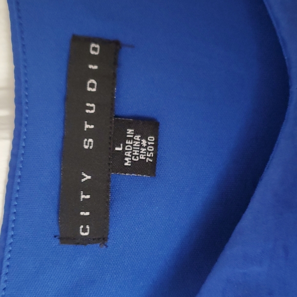 Dress - Picture 2 of 4